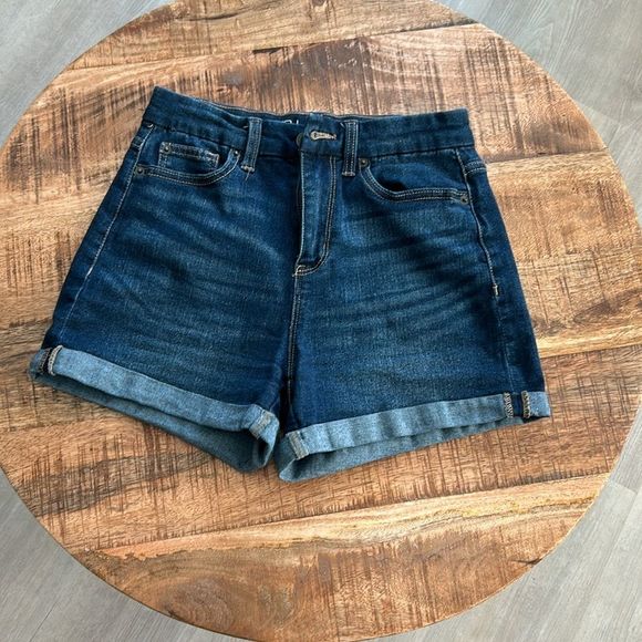 High Waist Shorts 3 Pair for Sale 3 Pair Bundle. Holds curves nicely - Picture 9 of 13